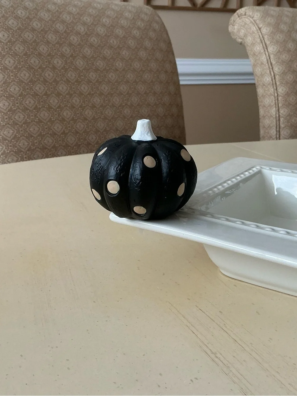 Black Halloween Autumn Pumpkin Platter Decoration - Polka Dots